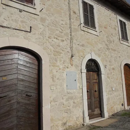 Il Fiordaliso アパート Preci